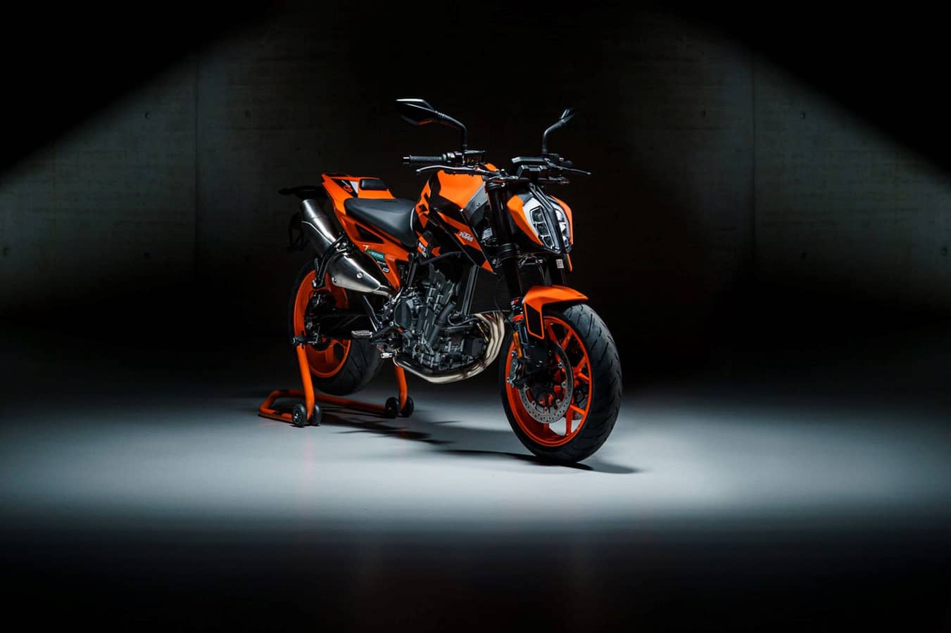 KTM 890 DUKE GP photo